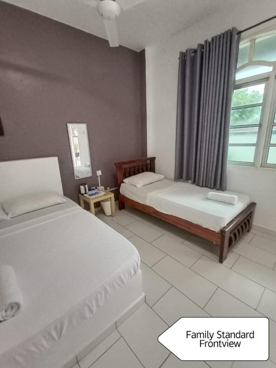 Aqil Beach Inn Marang Luaran gambar